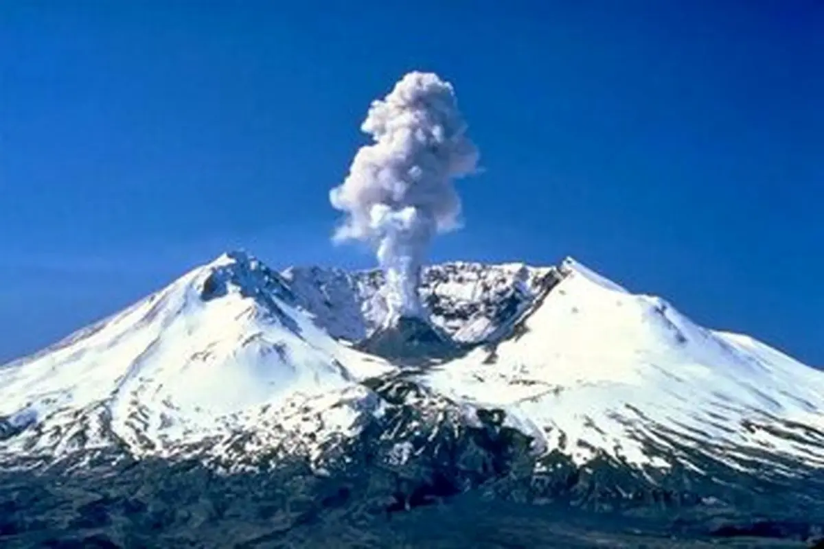 کوه آتشفشان مدارس یک کشور را تعطیل کرد