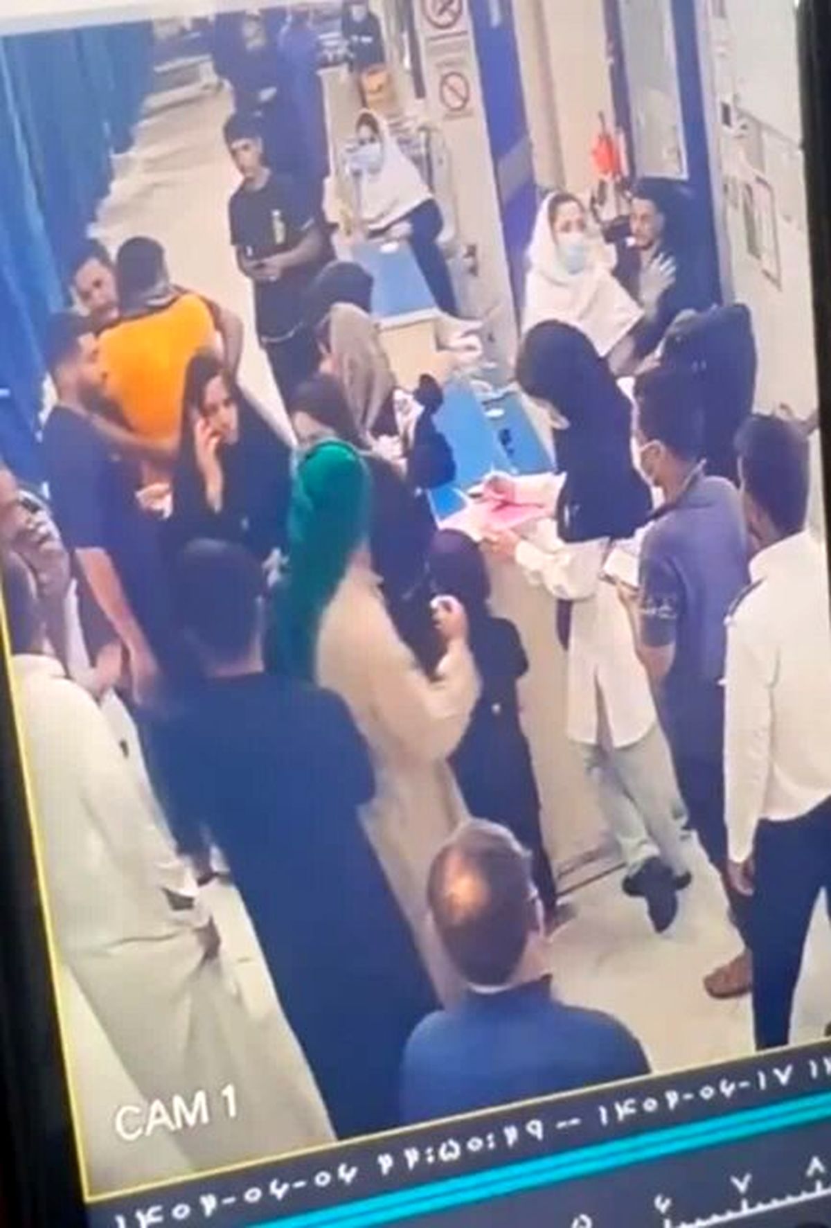 ویدئو | حمله به پزشک بیمارستان سوسنگرد؛ ضارب دستگیر شد