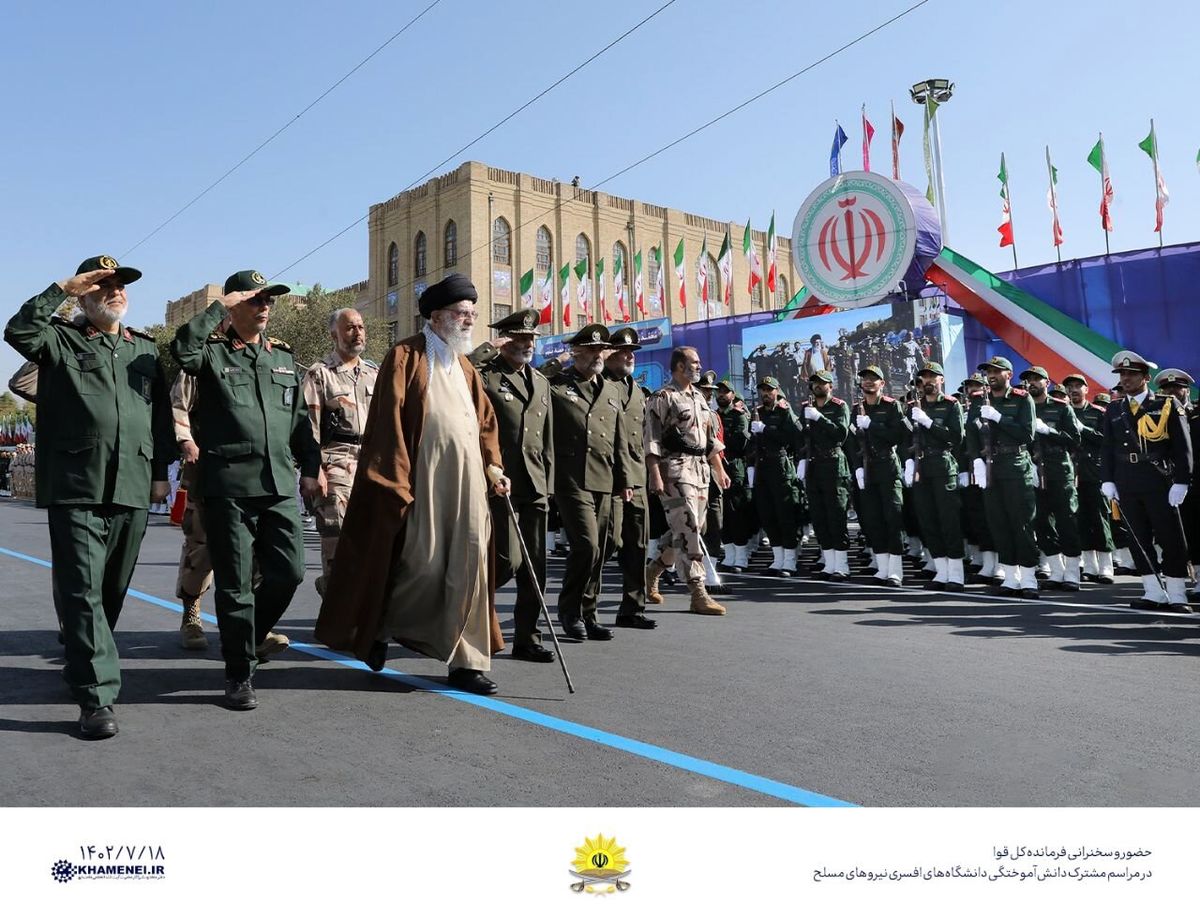 عکسی از حضور رهبر انقلاب در دانشگاه افسری امام علی