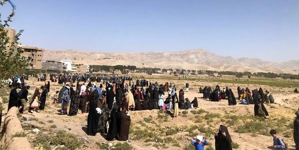 زلزله افغانستان دست کم 320 کشته داشته است