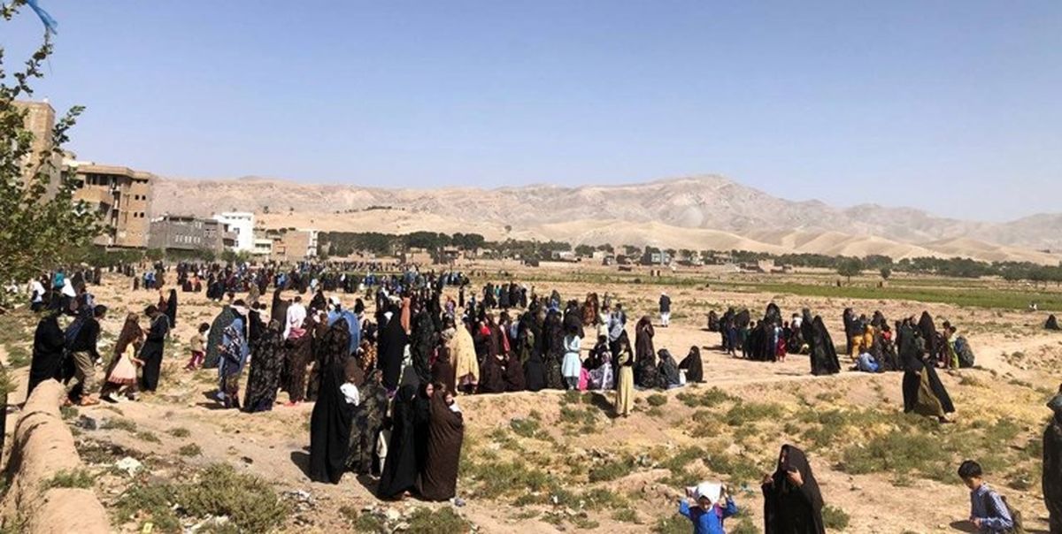 زلزله افغانستان دست کم 320 کشته داشته است