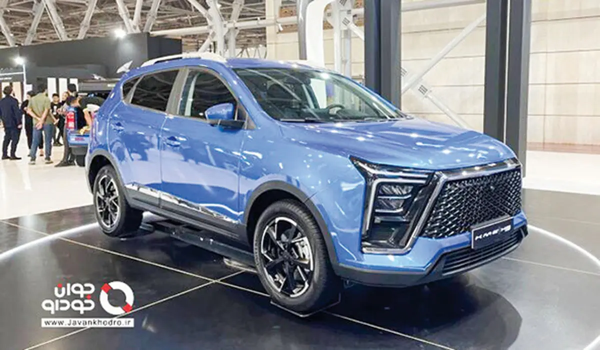 ‌بک‌X3 با رنگ جذاب آبی فیروزه‌ای‌ در نمایشگاه خودروی اصفهان