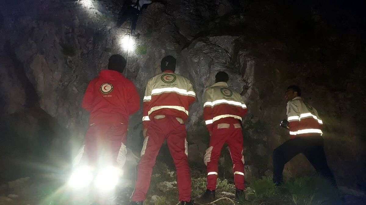 حادثه برای ۴ کوهنورد در زاهدان؛ یک نفر جان باخت