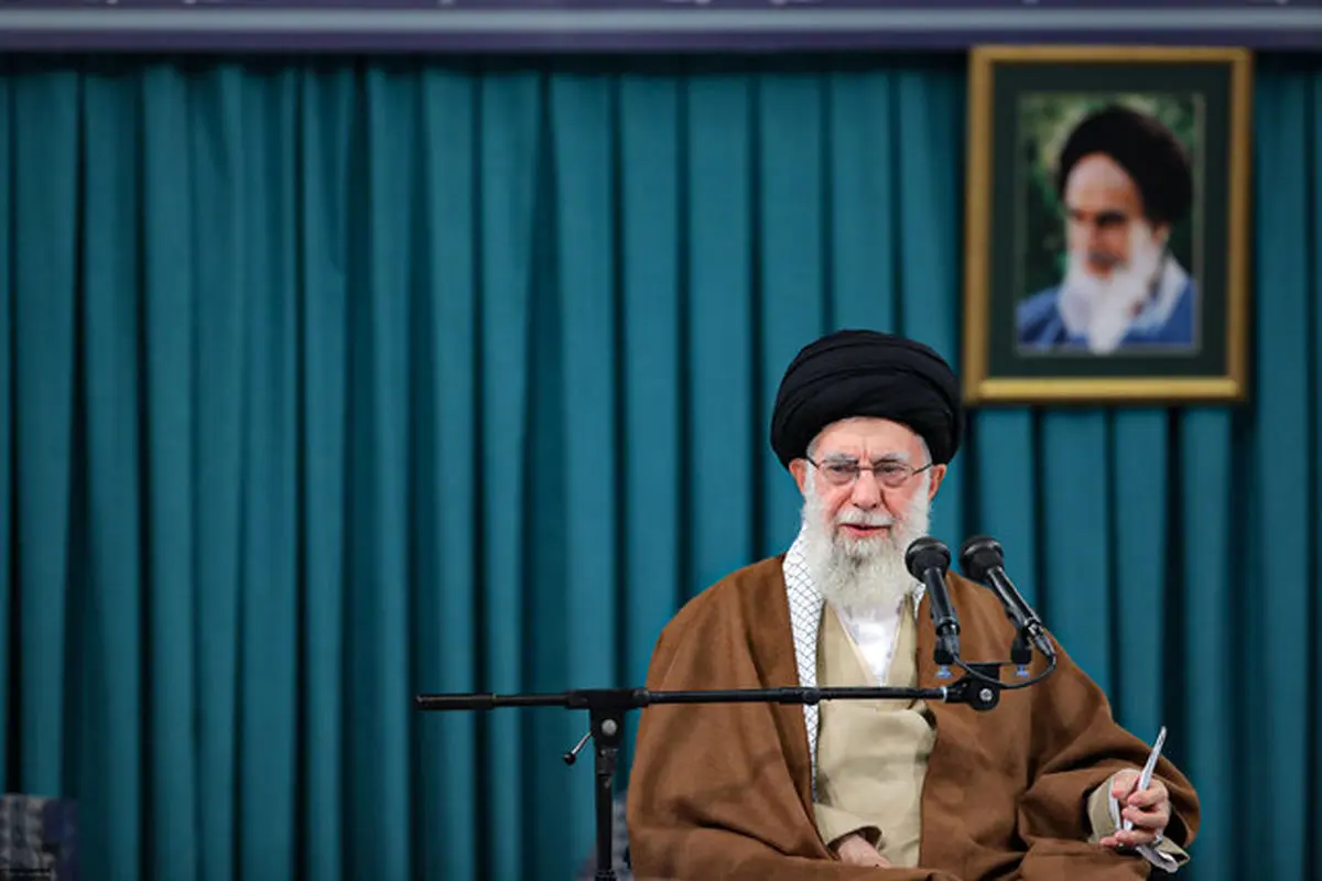 رهبر انقلاب‌: باید بمباران غزه فوراً قطع شود