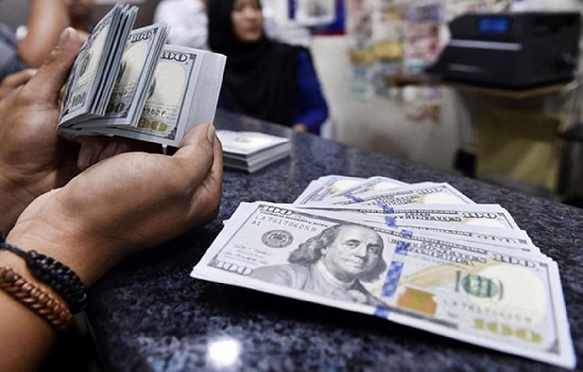 سال ۱۴۰۳ قیمت دلار چقدر میشود؟