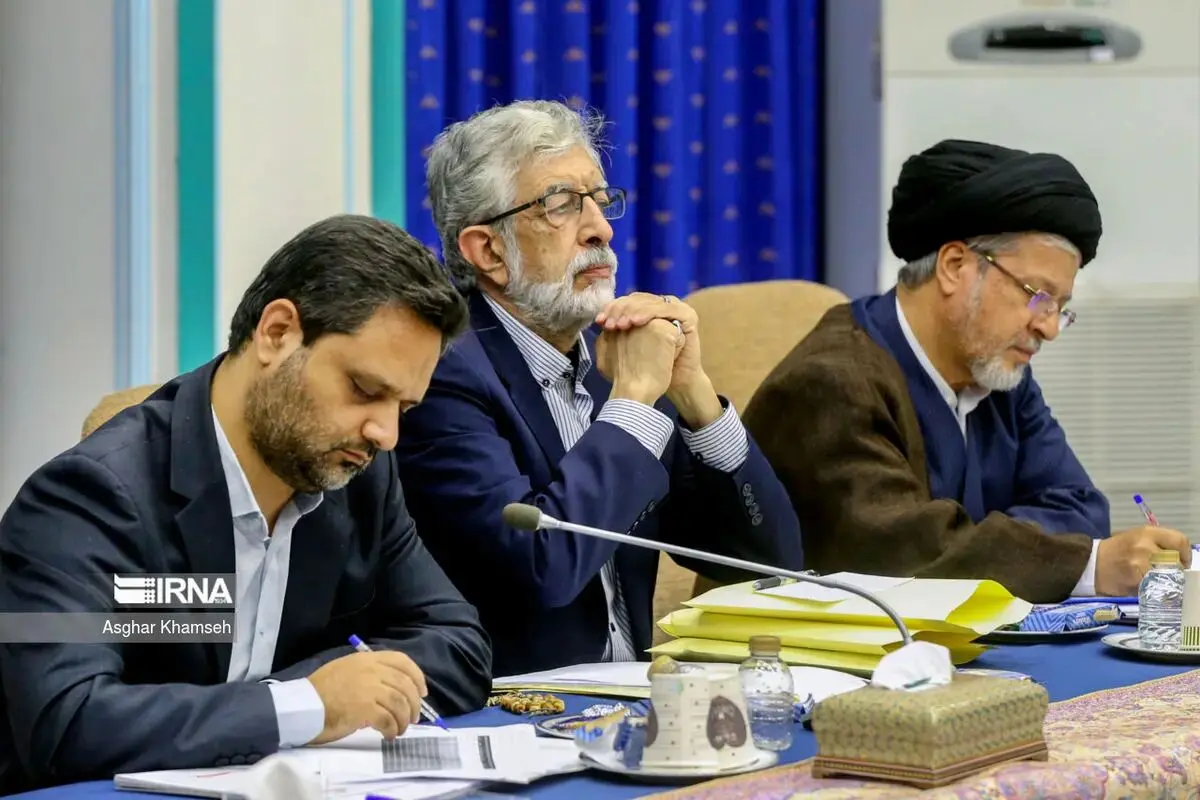 جنجال در زمان سخنرانی حدادعادل