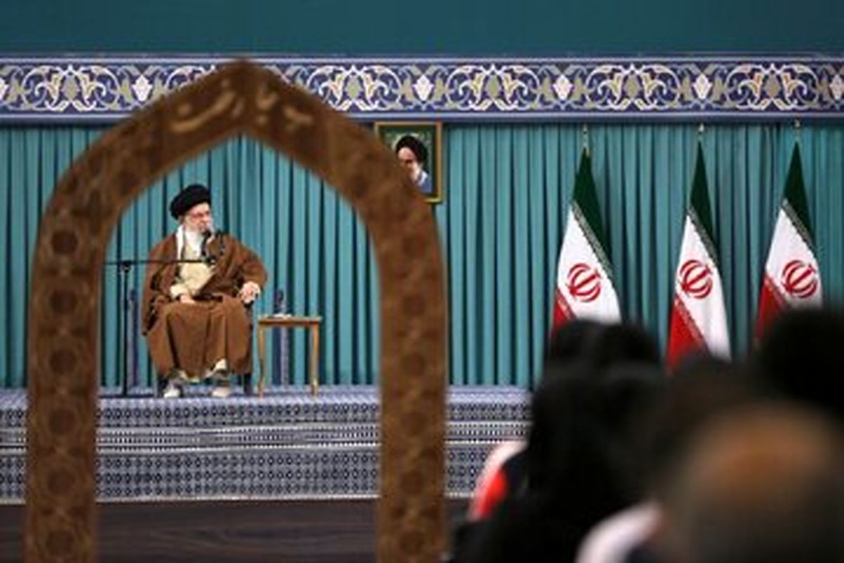 رهبر انقلاب از دو زن ورزشکار تشکر کردند