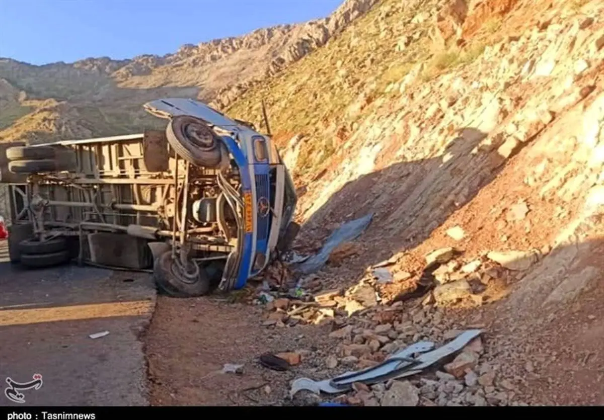 تصادف شدید مینی‌بوس مدرسه در سیستان‌و‌بلوچستان