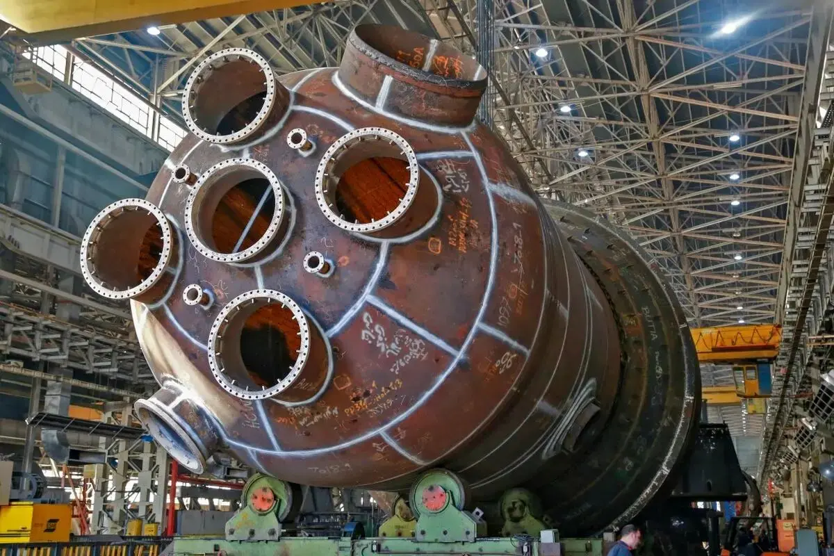 غول بزرگ در جاده اراک به سمت  کرمان