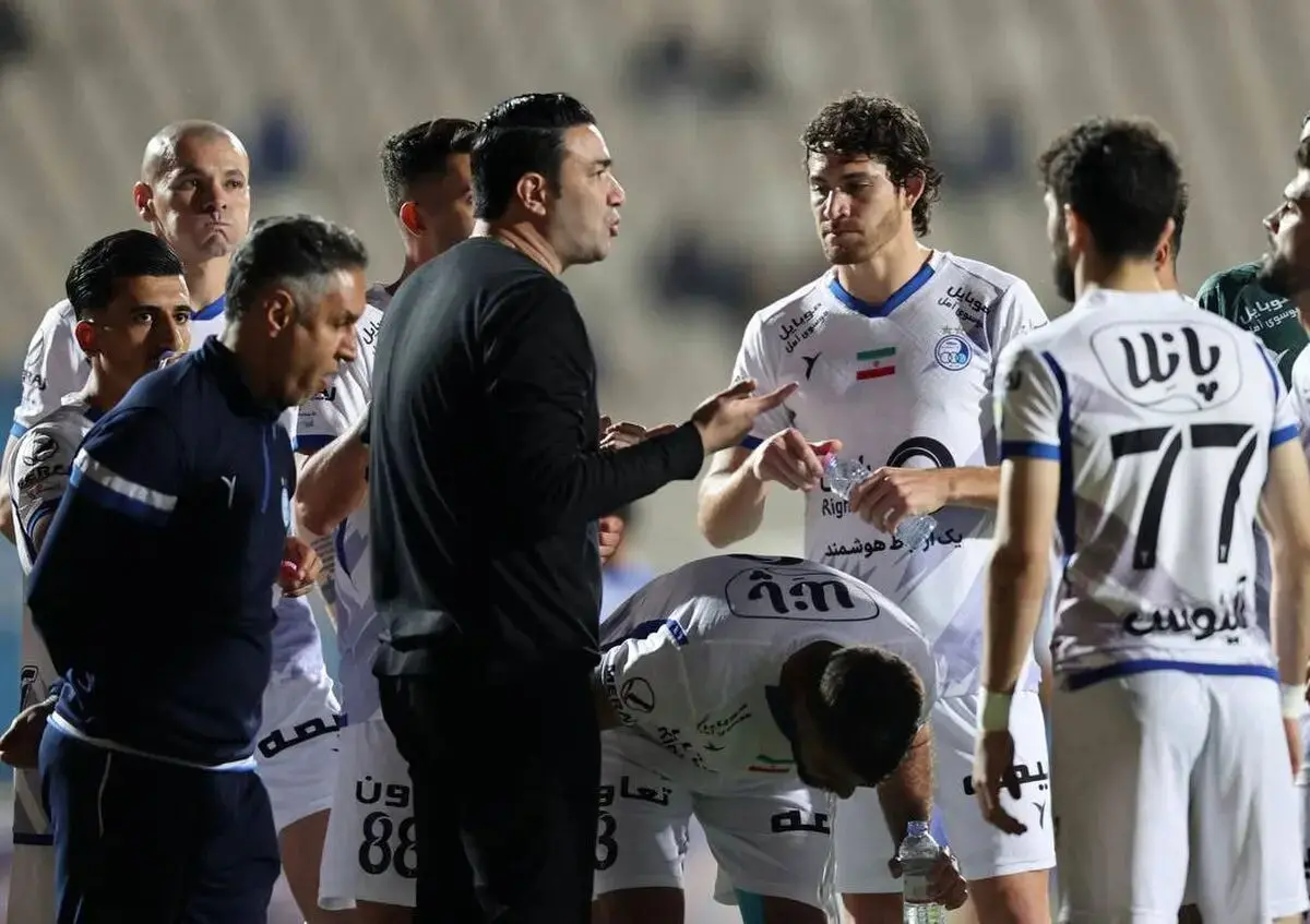 دو بازی محرمانه استقلال؛ نکونام: دوربین‌ها را خاموش کنید و بیایید