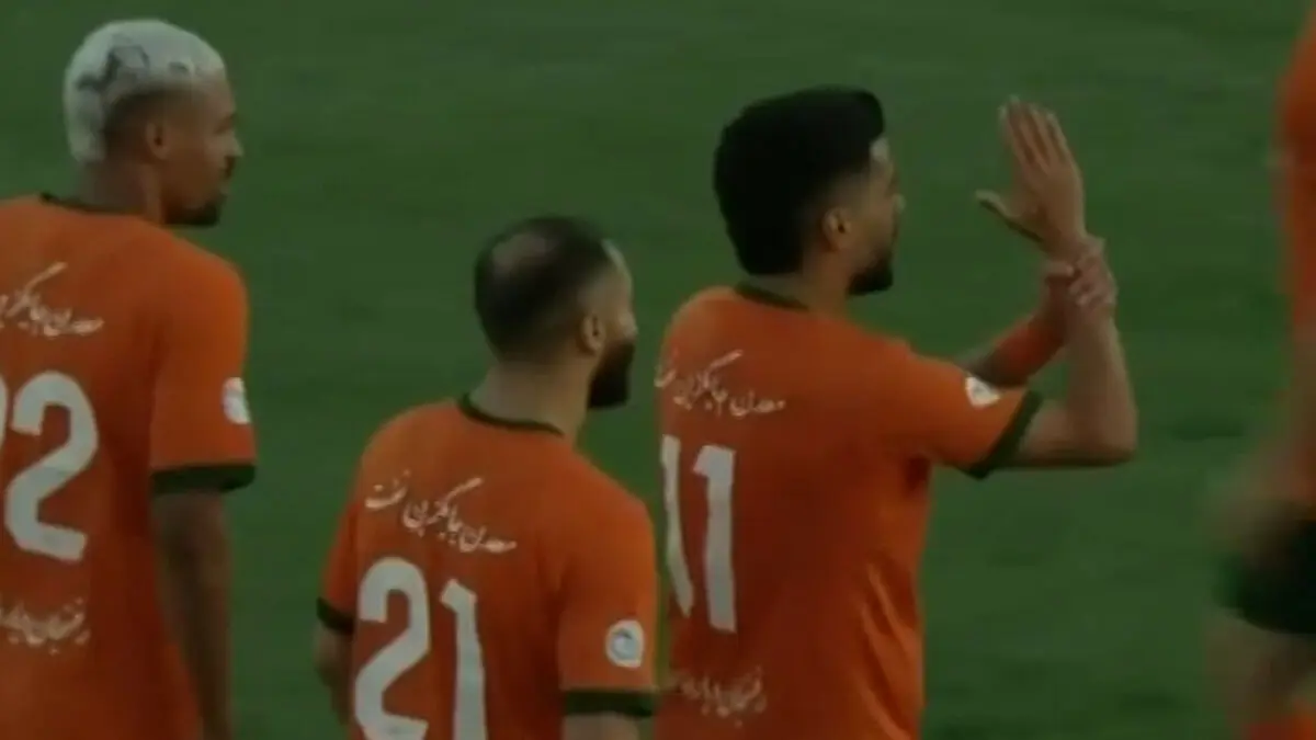 گل اول مس رفسنجان به چادرملو توسط مهدی شریفی