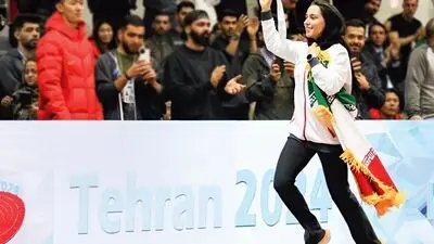 ماجرای مهاجرت الناز کمپانی به آمریکا