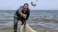 برکت در دریا با گذاشتن سکه ‌در دهان ماهی ‌