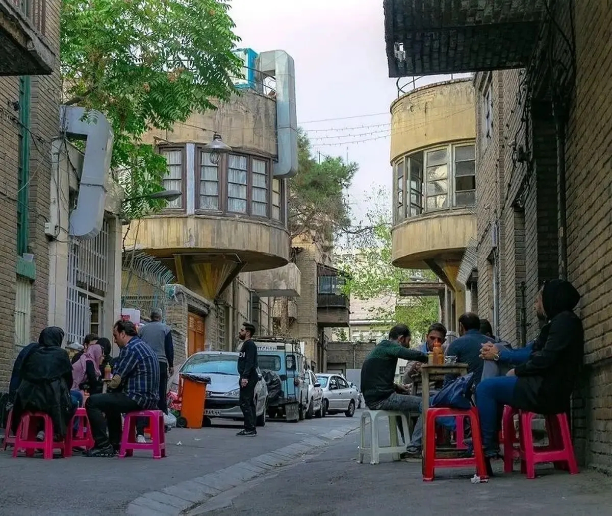 پیتزا فروشی تاریخی تهران پلمب شد + عکس
