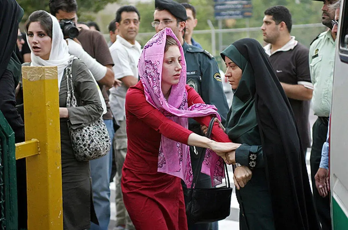 دفاع وزیر از بازگشت گشت ارشاد به خیابان‌ها