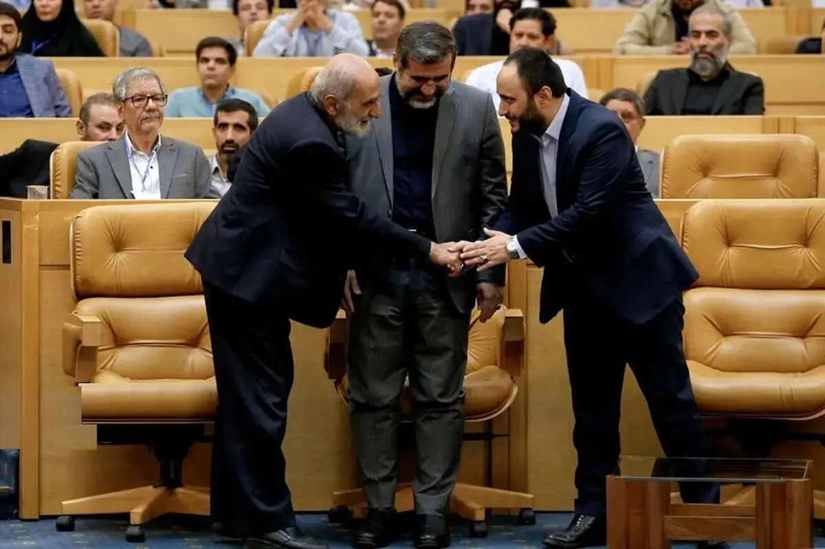 حمله شریعتمداری به مهدی فضائلی: رهبری سخنگو ندارد