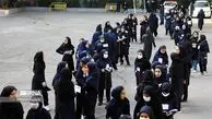 قیچی کردن لباس دانش‌آموزان کار دست کارکنان این مدرسه داد