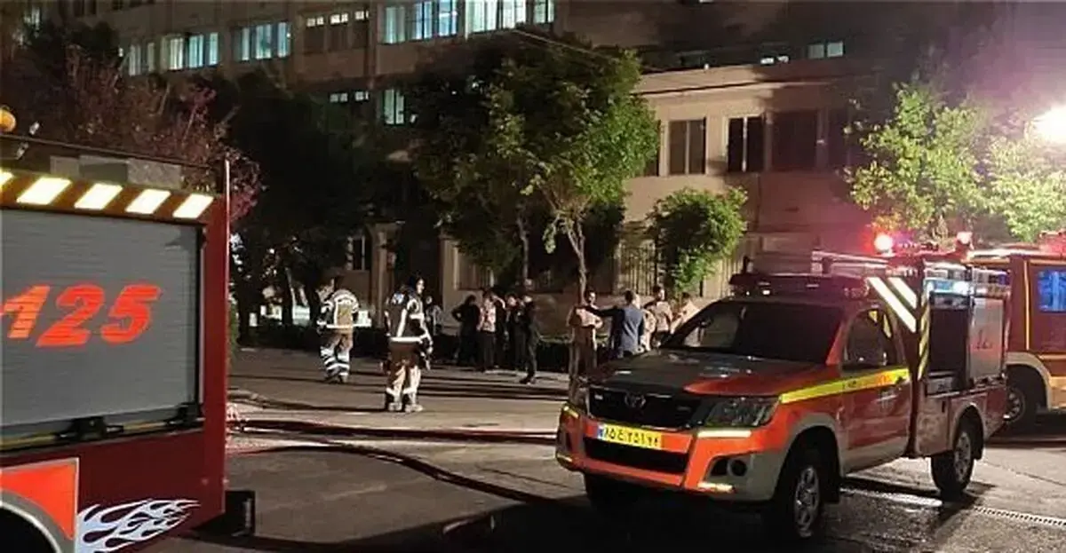 جستجو برای حل معمای آتش‌سوزی در انبار بیمارستان امام حسین + عکس