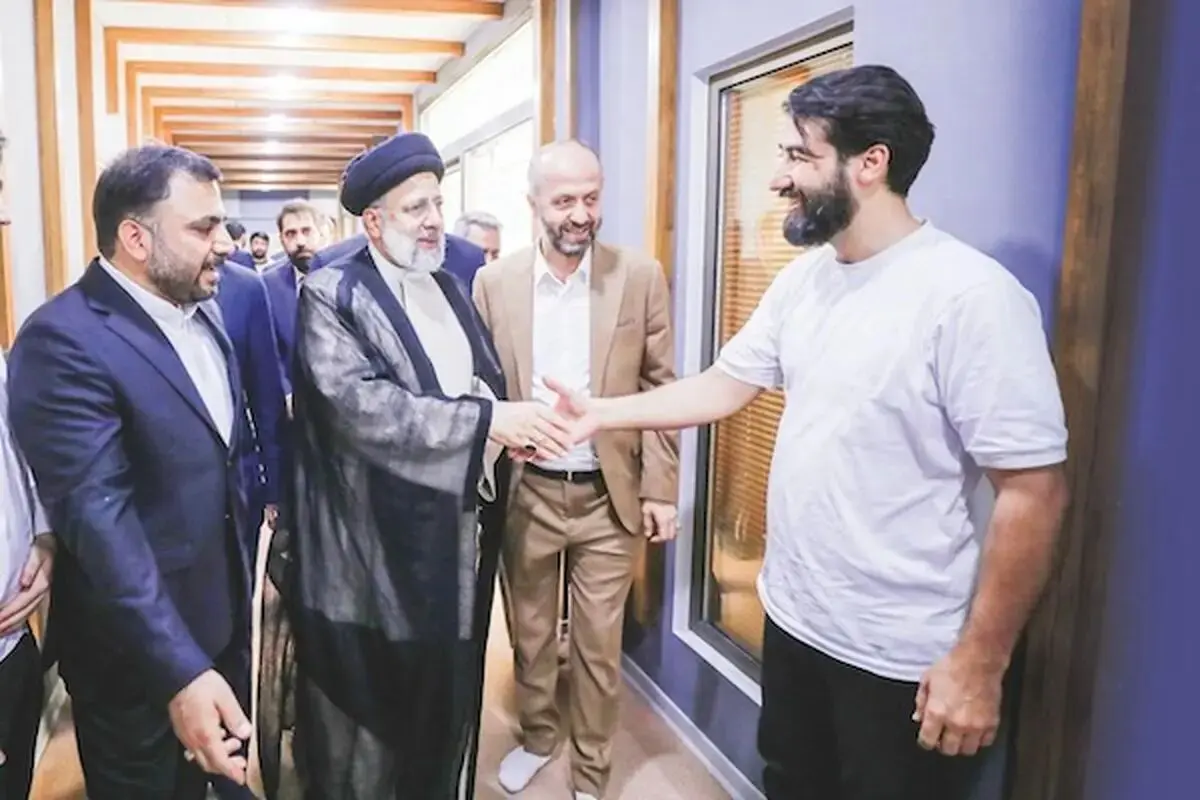 درباره حضور رئيسی در دفتر مرکزی «ایتا» و «باسلام» چه می‌دانیم؟