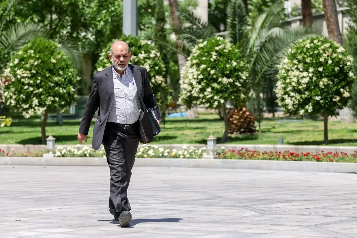 توئیت جنجالی‌ وزیر کشور که آن را بلافاصله پاک کرد!