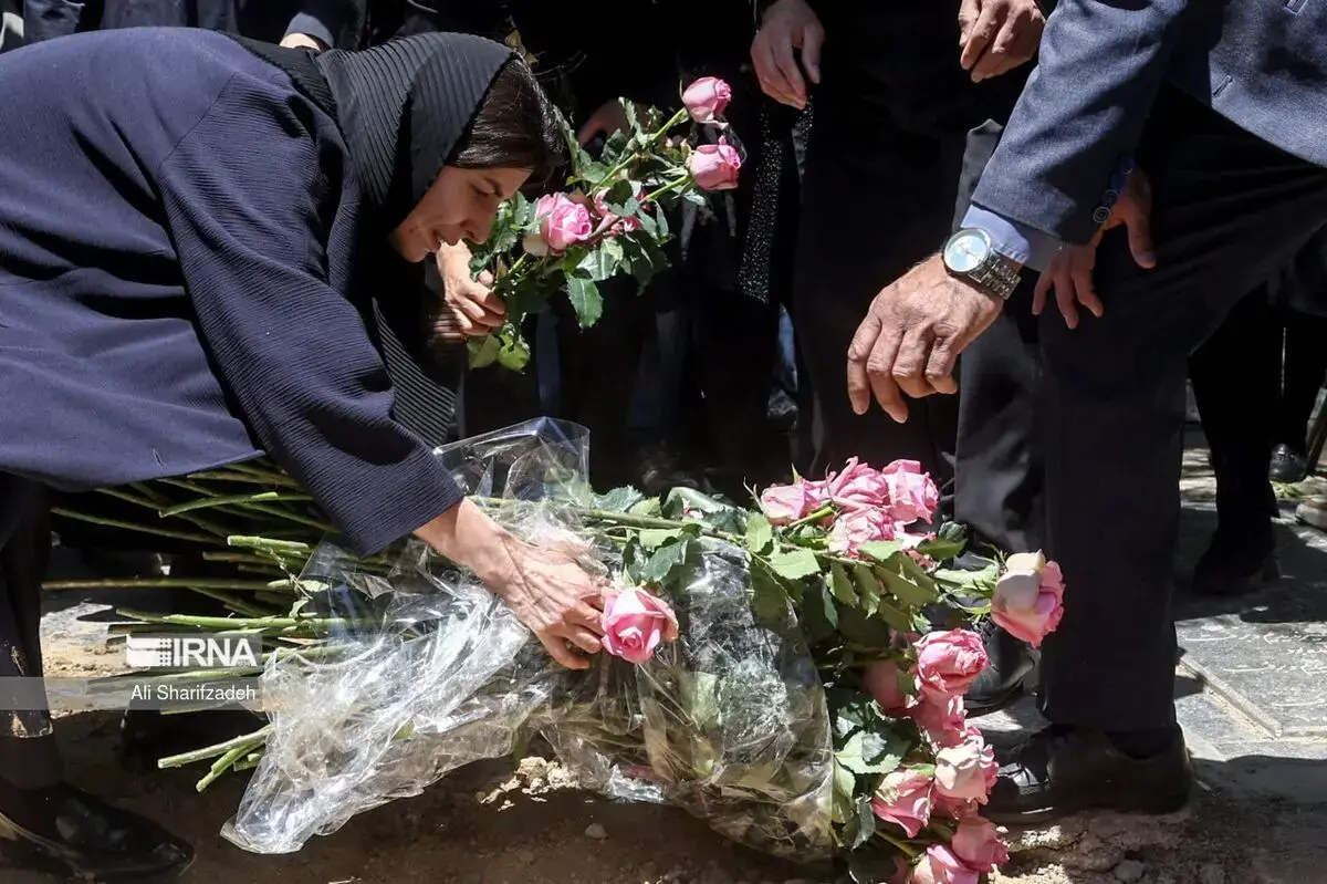 مراسم خاکسپاری زری خوشکام برگزار شد + تصاویر