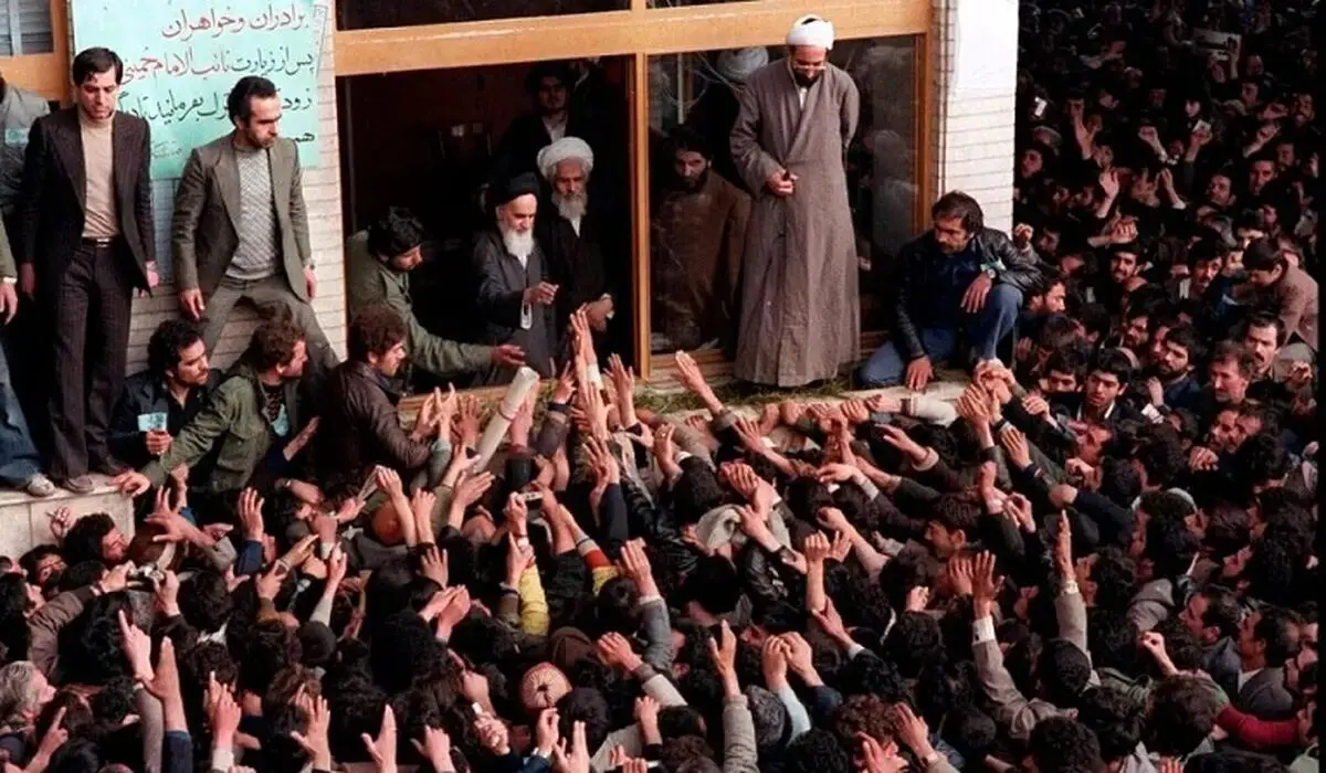 عذرخواهی ناشر هندی بابت اقدام توهین‌آمیز به امام خمینی