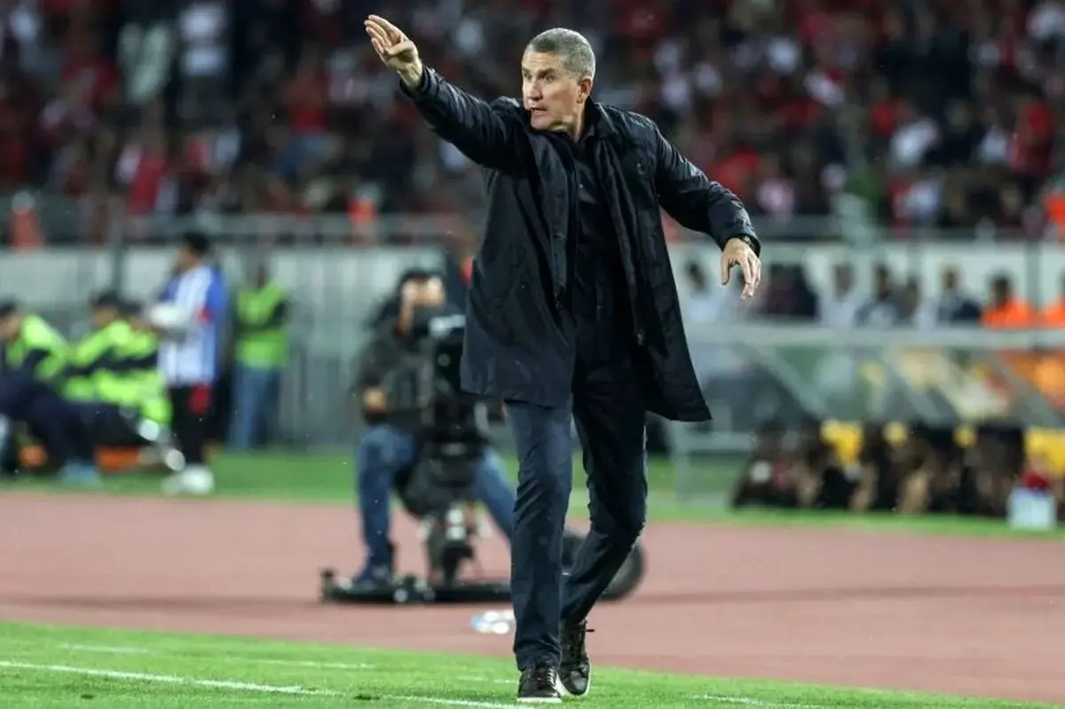 سرمربی جدید پرسپولیس مجوز کار در ایران ندارد