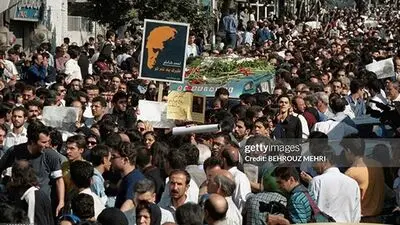 نگاهی به آثار منتشر نشده شاملو  و چالش انتشار میراث ادبی او