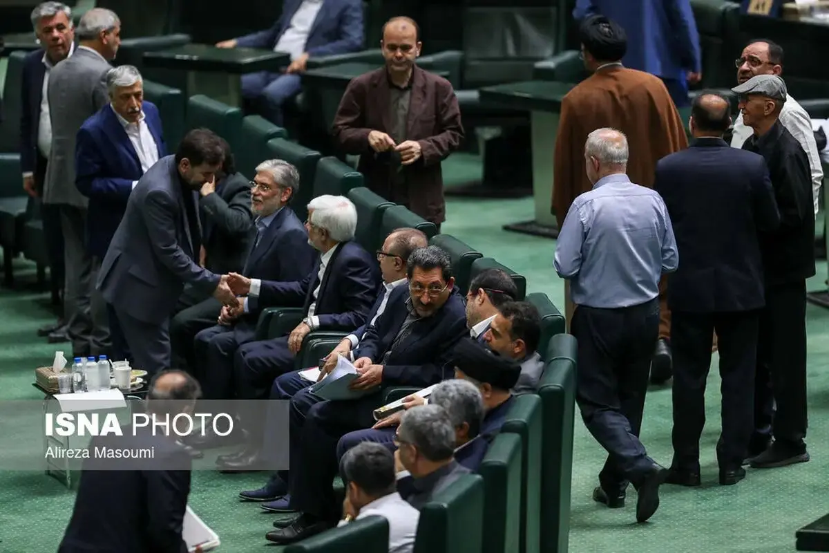افشای تعداد آراء موافق و مخالف 4 وزیر پیشنهادی در فراکسیون انقلاب