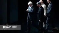 نگاه‌های پرشمار عارف به ساعت خود که سوژه عکاسان شد
