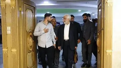 جلیلی از سایه به متن می‌آید؟