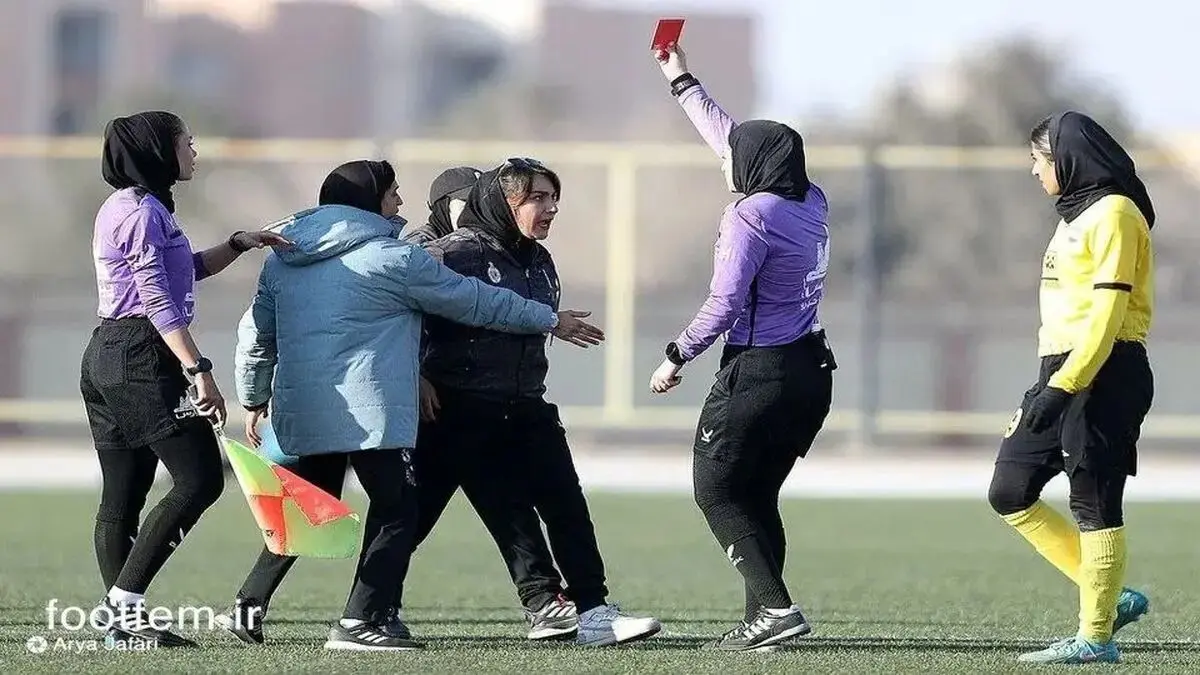 اعتراض جالب به داوری به سبک تیم بانوان «تام» + عکس