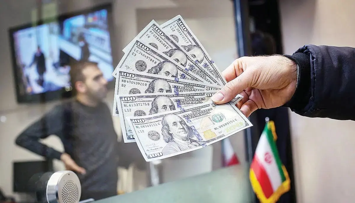 ریزش قیمت دلار پس از کنار رفتن همتی از وزارت اقتصاد