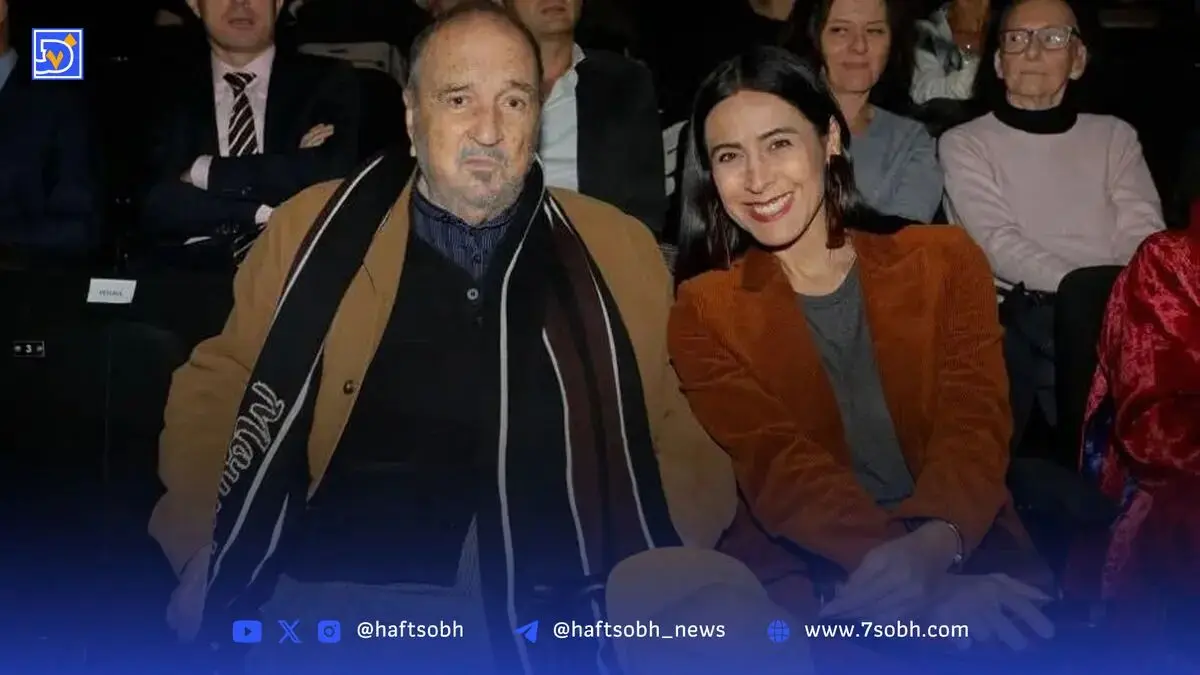 همان‌طور که نهال تجدد توصیف کرد...