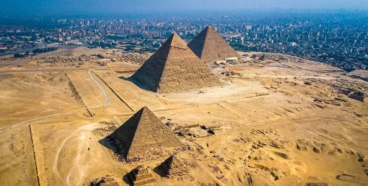اهرام مصر چه چیزی را مخفی کرده‌اند؟