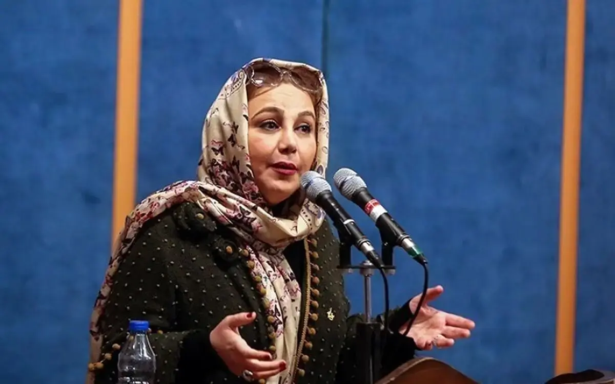 بهنوش بختیاری با مانتوی گل‌گلی جدیدش سوژه شد!+ عکس