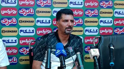 حسینی: گل خوردن در دقایق پایانی؟ فوتبال مثل پلی‌استیشن نیست!