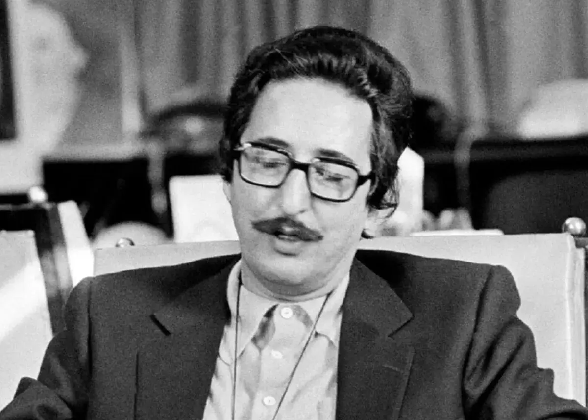 سفر در زمان؛ «ابوالحسن بنی صدر و دخترش فیروزه»