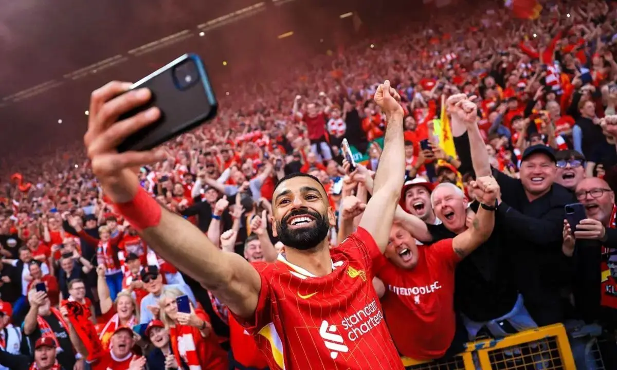 سلفی محمد صلاح با هواداران در شب قهرمانی لیورپول؛ قاب ماندگار از جام بیستم