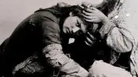 سفر به عصر قاجار؛ عکسی از یک زن شپش‌گیر