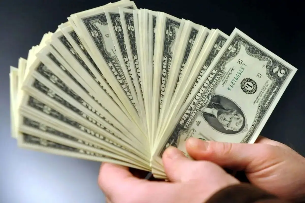 قیمت دلار در آستانه جهش یا رکود؟