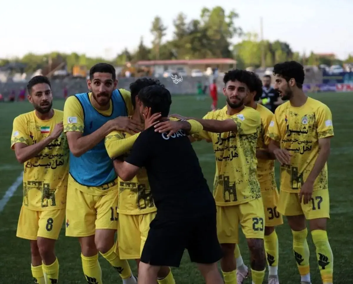 تونل نارنجی به افتخار قهرمان لیگ یک + عکس