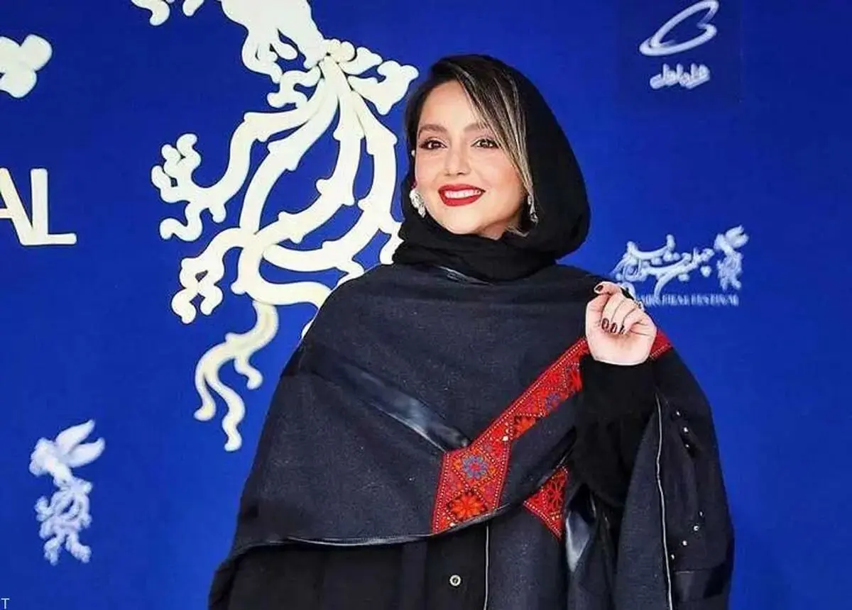 نازنین بیاتی با استایلی خیره‌کننده؛ تیپ خاص بازیگر در شب‌نشینی هنرمندان + عکس