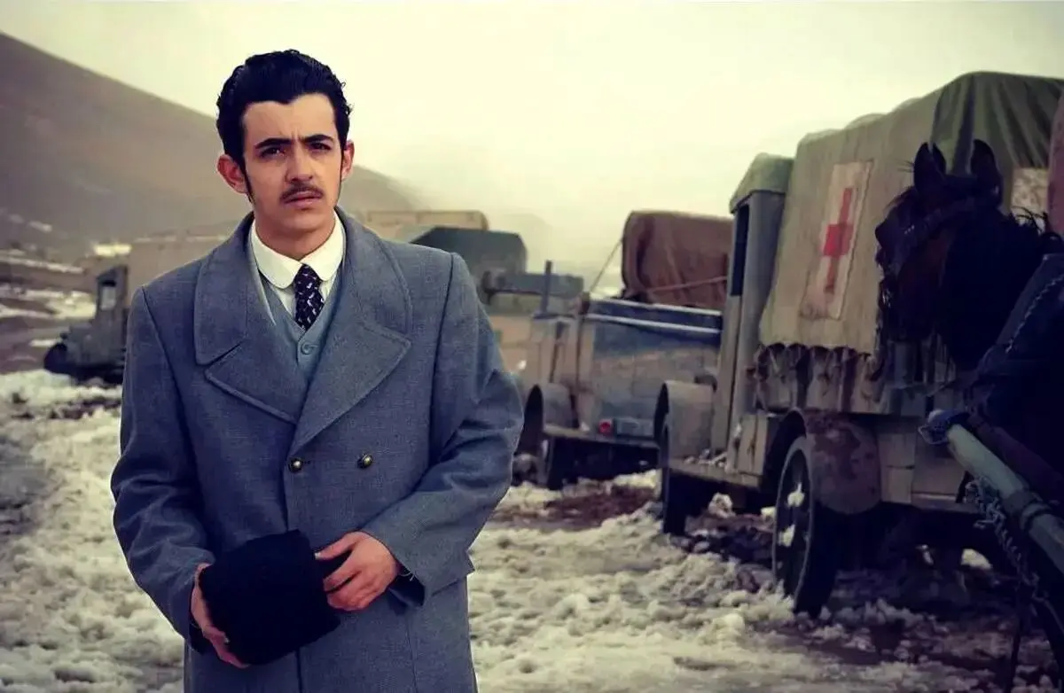 مجسمه شگفت‌انگیز جوکر در خانه علی شادمان دیده شد + عکس