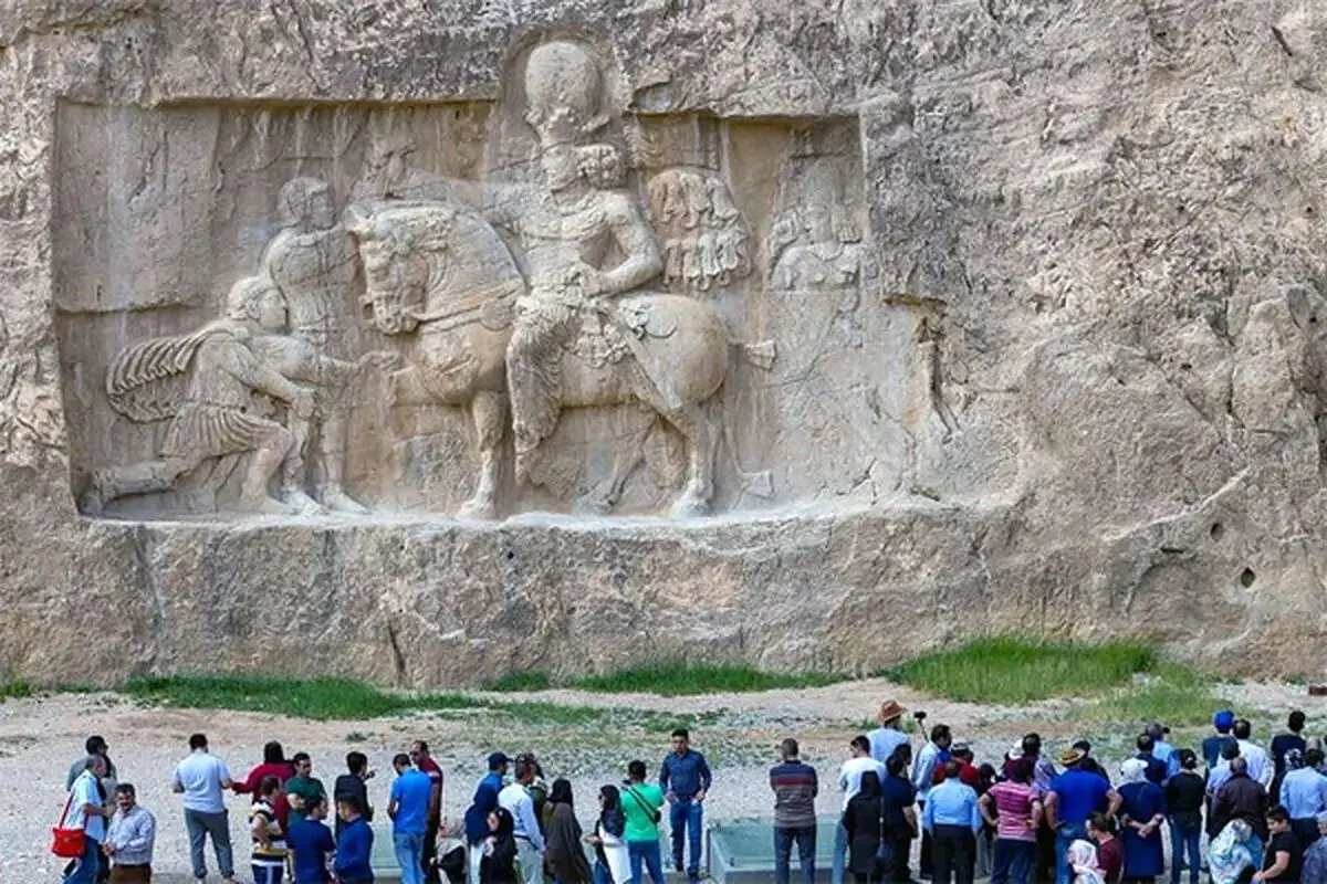 فرونشست تا پای نقش رستم و تخت جمشید رسید