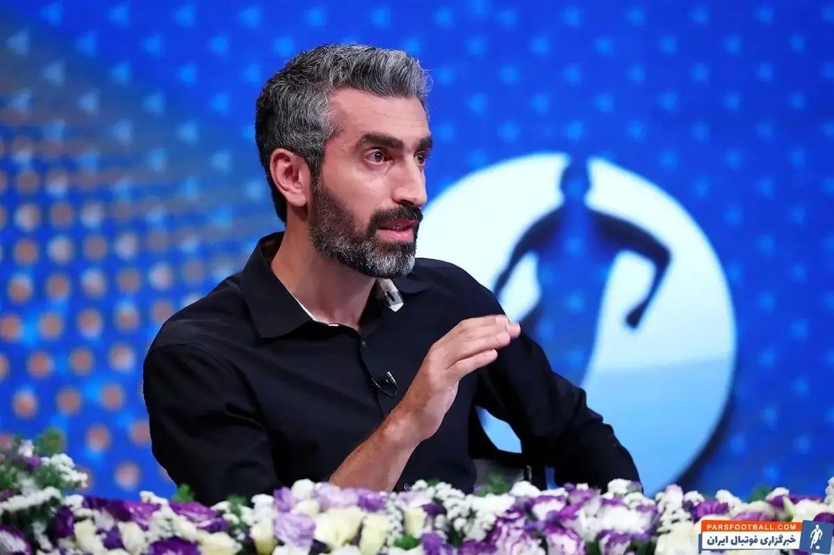 عکس یادگاری فرزندان مجتبی جباری با جام حذفی در خانه‌