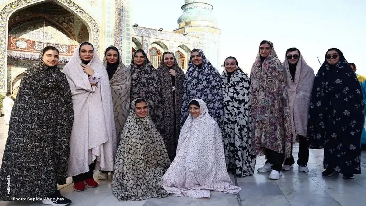حضور غافلگیرکننده ستاره‌های والیبال ایران در امامزاده صالح؛ صحنه‌ای که همه را شگفت‌زده کرد + عکس