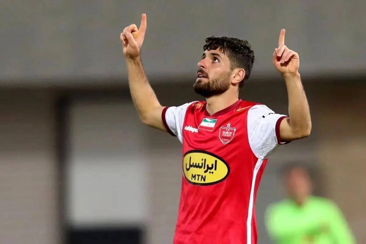 عمری؛ تمدید با پرسپولیس برایم افتخار است