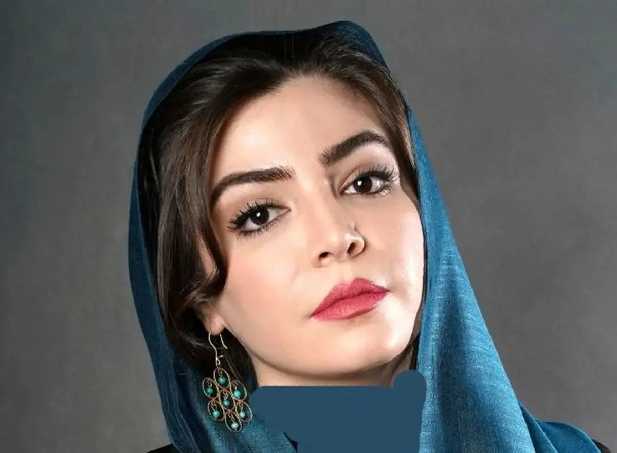 نگاهی به تیپ جدید آوا دارویت با ست لباس چرم + عکس