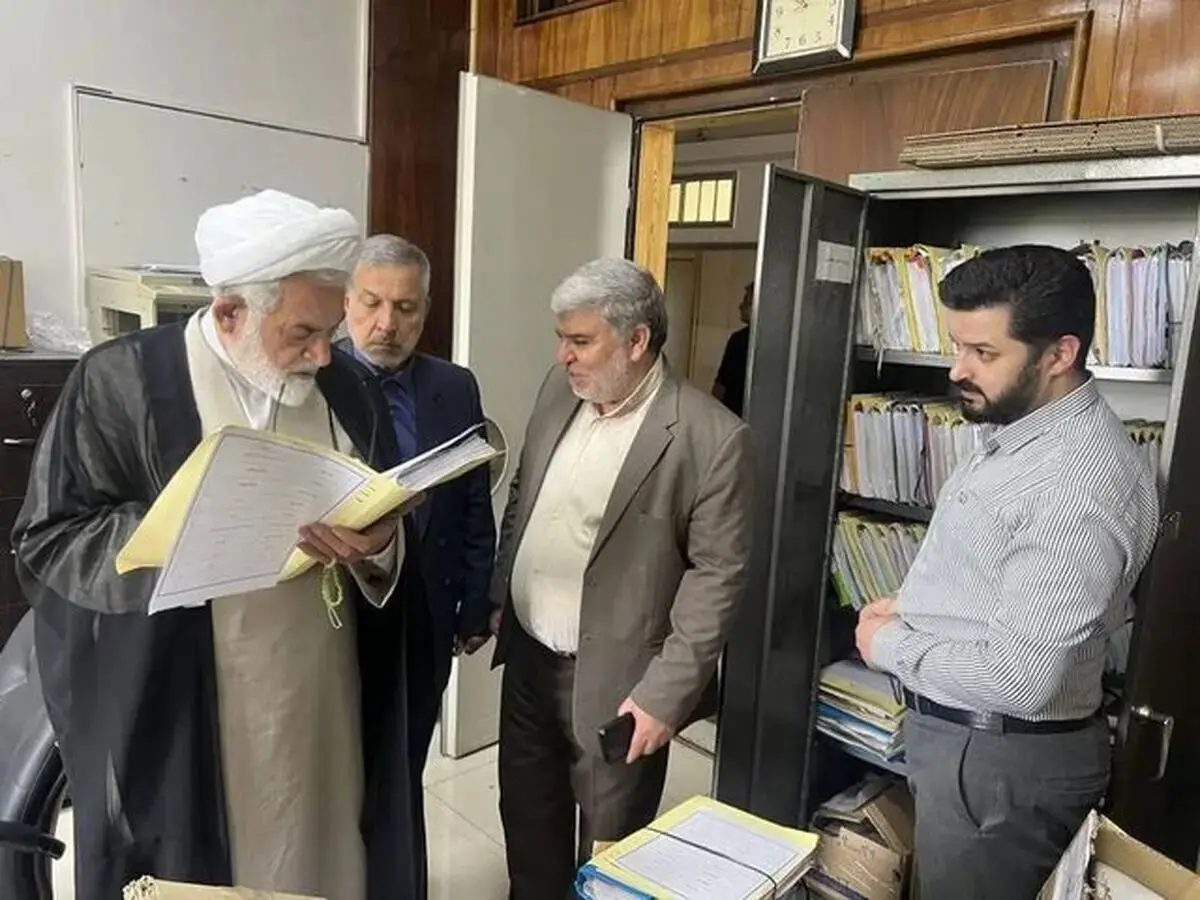 بازدید منتظری از شعب دیوان عالی کشور
